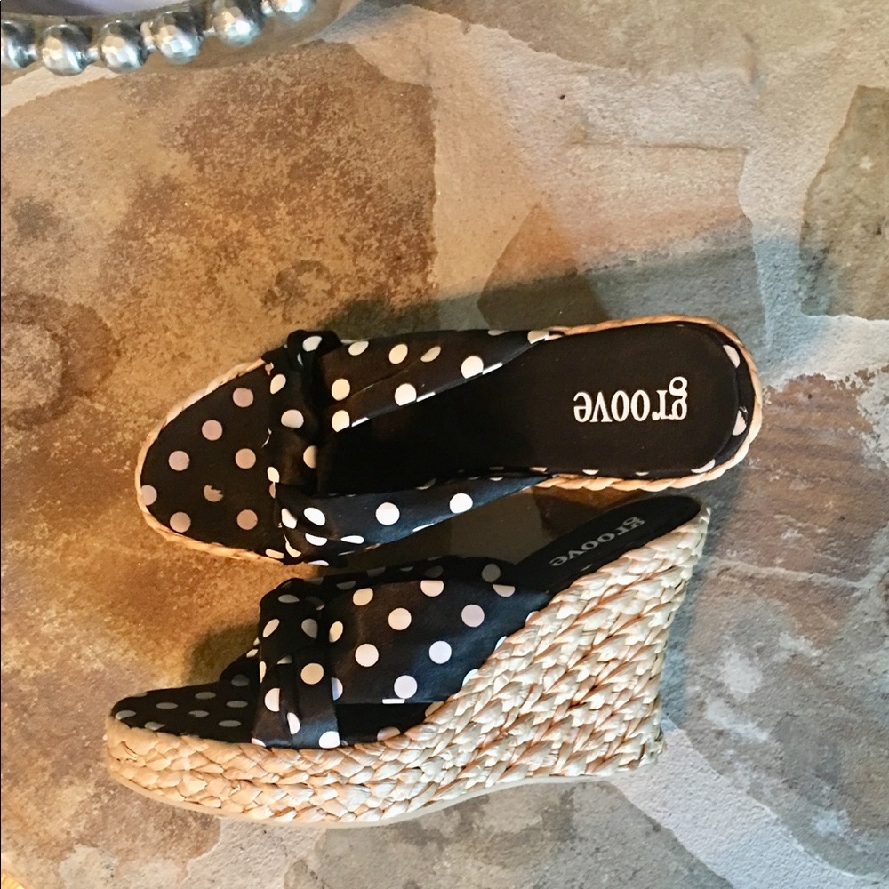 🍁👠Groove black white polka dot sandal shoe